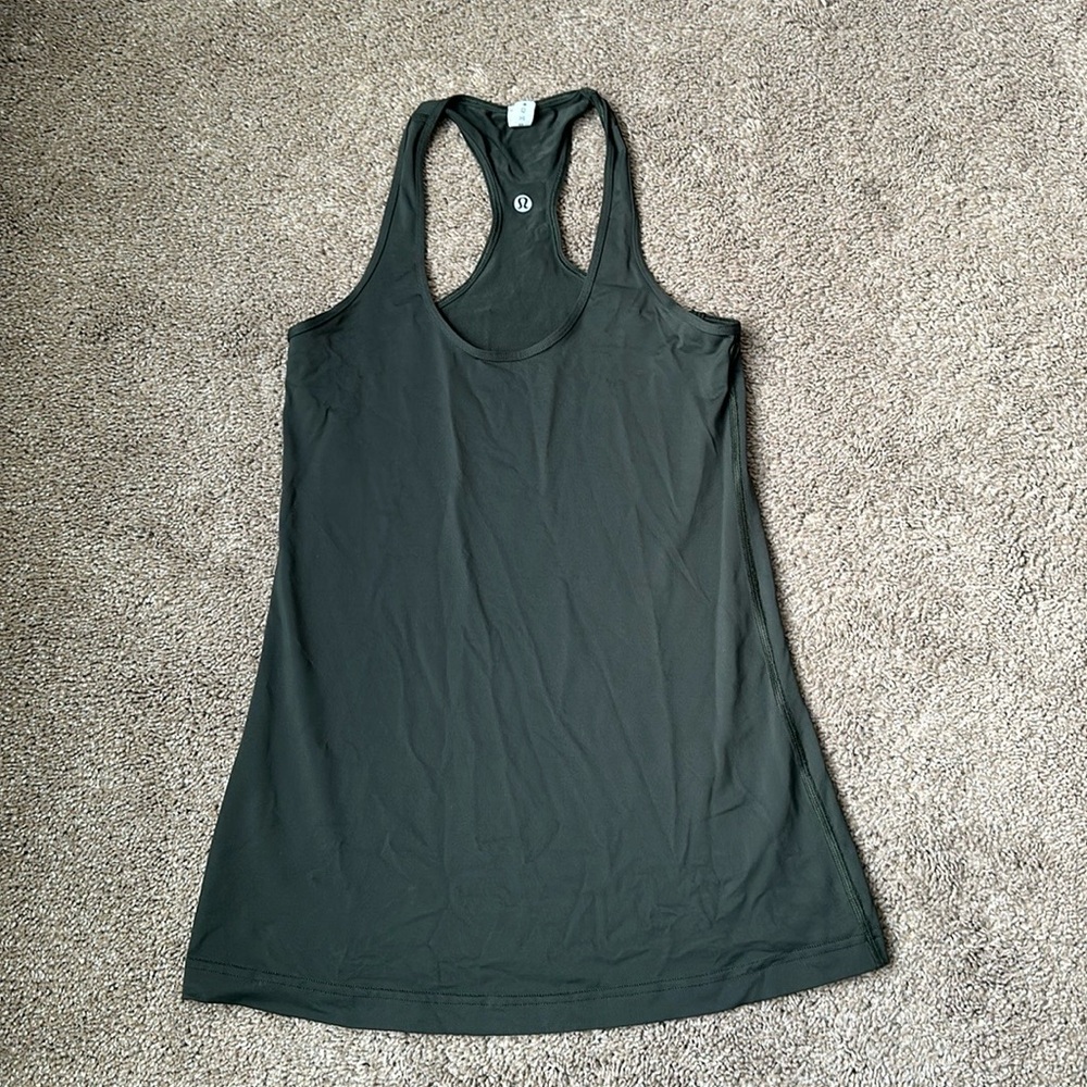 Lululemon tank women size 6